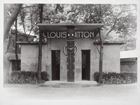 zoo humain louis vuitton|Louis Vuitton zoo controversy.